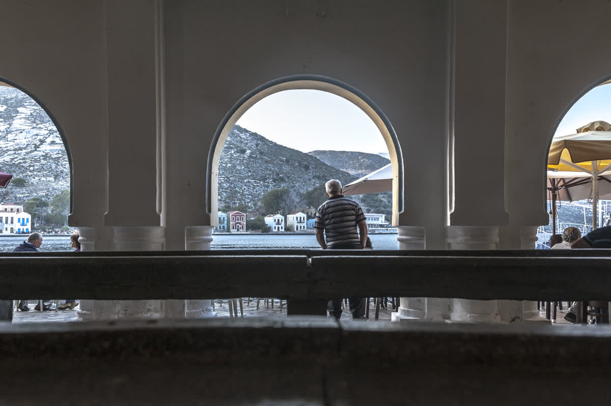 Ada sokaklarında yürüyüş — Meis (Kastellorizo)
